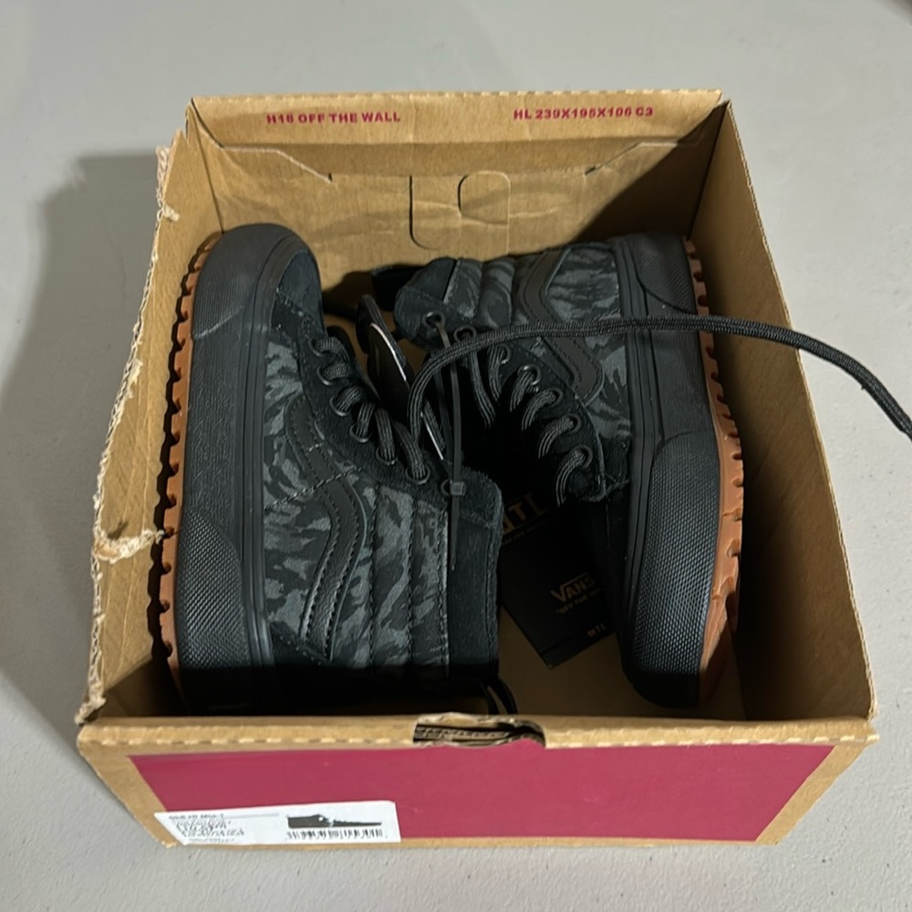 Vans toddler size 10.5 MTE-1